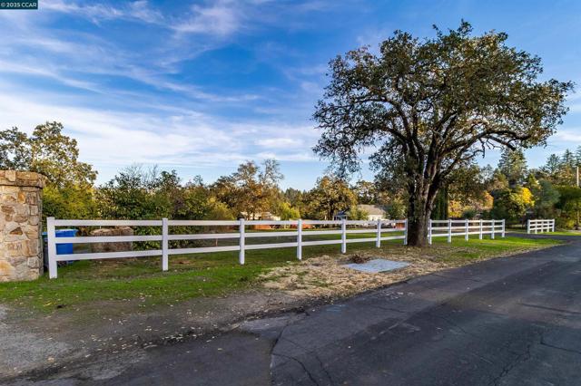 80 Diogenes Dr, Angwin CA: https://media.crmls.org/mediaz/4dcebcbd-aca7-4739-8d76-41ba35abf379.jpg