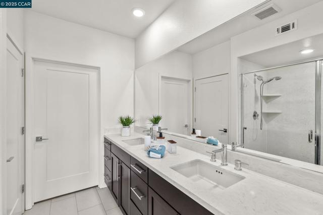 320 Riesling Ave, Milpitas CA: https://media.crmls.org/mediaz/4dcf7275-39f5-4332-aa6e-929639e2d2a8.jpg