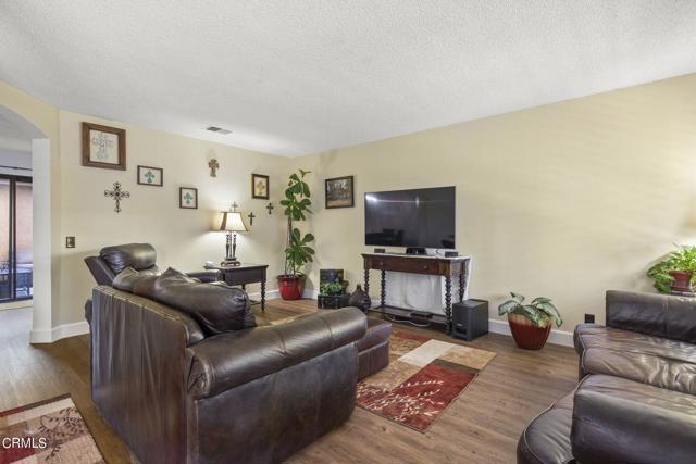 Detail Gallery Image 3 of 45 For 1832 Topaz Ave, Ventura,  CA 93004 - 2 Beds | 2/1 Baths