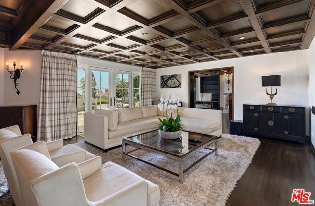 2420 Chislehurst Drive, Los Angeles CA: https://media.crmls.org/mediaz/4dd0120e-2ee3-4b48-bf88-68d6cc32be56.jpg