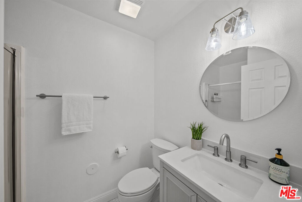 https://media.crmls.org/mediaz/4dd02be3-236d-436a-a7c6-205c671eafd4.jpg?preset=X-Large