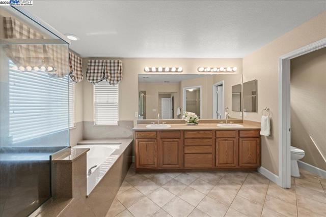 107 Limestone Cmn, Livermore CA: https://media.crmls.org/mediaz/4dd11dab-95cd-4251-9862-7a82a865321f.jpg