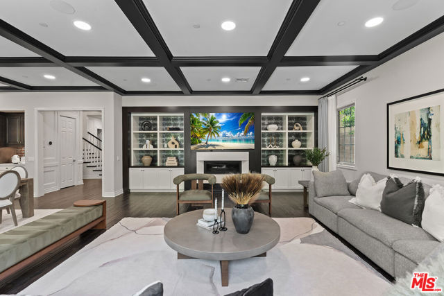 55 Suede, Irvine CA: https://media.crmls.org/mediaz/4dd202df-1abc-4fbd-b67c-e17aa53db8f9.jpg