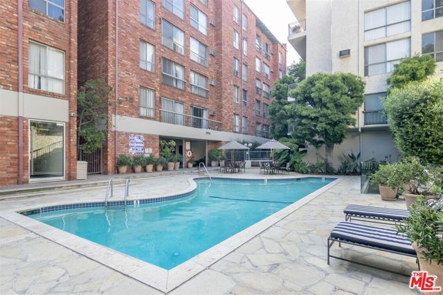 1440 Veteran Avenue, Los Angeles, California 90024, 1 Bedroom Bedrooms, ,1 BathroomBathrooms,Condominium,For Sale,Veteran,24392605