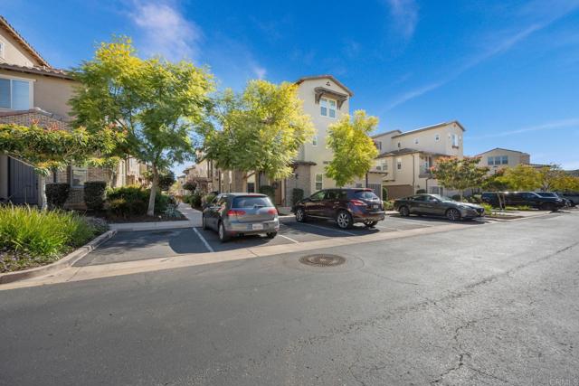 16234 Veridian Circle, San Diego CA: https://media.crmls.org/mediaz/4dd450c4-7ebd-4c52-aa21-eff431e9080d.jpg