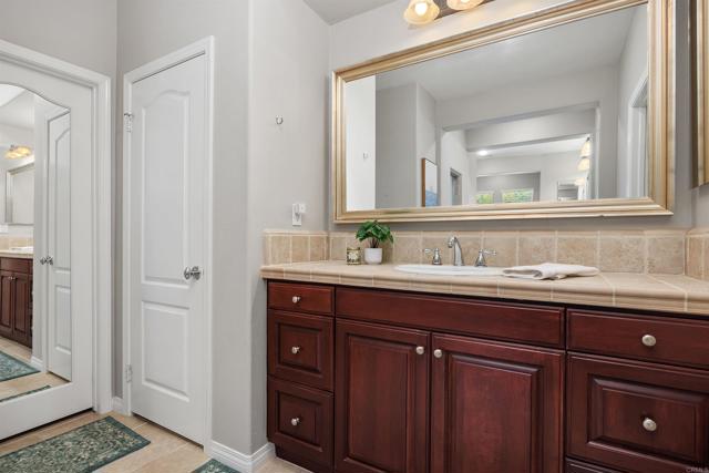 2258 Aventurine Place, Carlsbad CA: https://media.crmls.org/mediaz/4dd47e92-52ef-4cba-863e-65b34ee0a62a.jpg