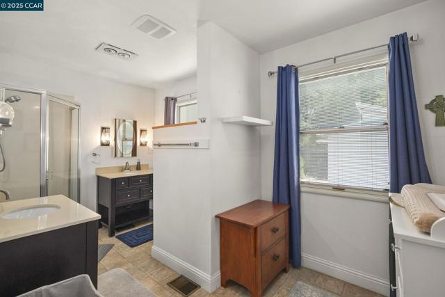 1930 N 6th St, Concord CA: https://media.crmls.org/mediaz/4dd4ce80-9bc9-46ed-9a17-eeafc56ea5ee.jpg