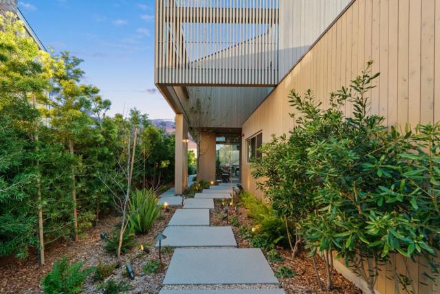 345 Oxford Way, Santa Cruz CA: https://media.crmls.org/mediaz/4dd51ec8-69cb-4d3f-b7f2-275e9dd87227.jpg
