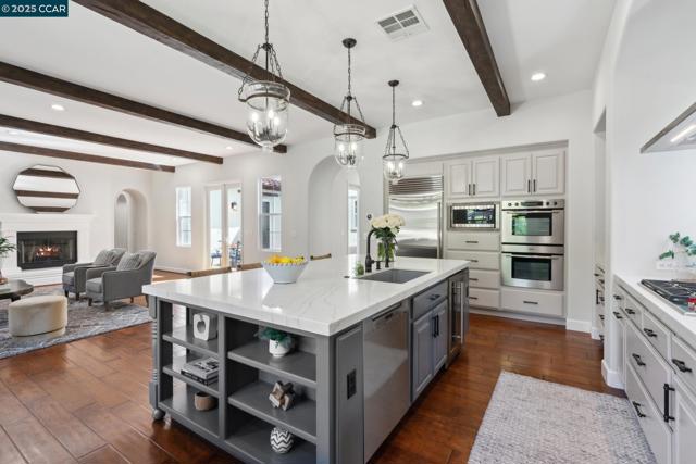 492 Calico Ct, San Ramon CA: https://media.crmls.org/mediaz/4dd530a2-301b-4e9d-908f-080b77a1ed2e.jpg