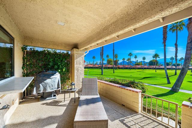 153 Camino Arroyo N, Palm Desert CA: https://media.crmls.org/mediaz/4dd5c597-7bd4-4ef4-8632-cc5aea3db6fd.jpg