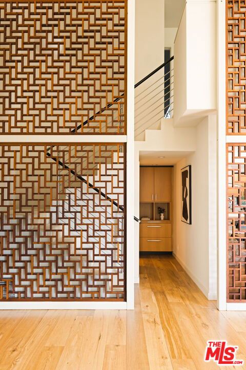5284 Los Diegos Way, Los Angeles CA: https://media.crmls.org/mediaz/4dd637ea-3edc-45b1-ae6e-826e6a584776.jpg