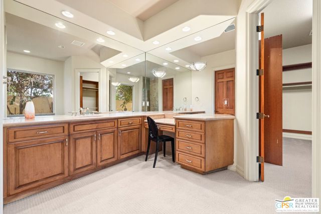 16 Villaggio Place, Rancho Mirage CA: https://media.crmls.org/mediaz/4dd64726-7a89-42f7-a514-092e07771232.jpg