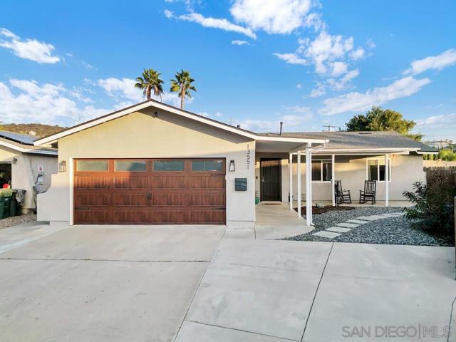 13551 Brett Harte, Lakeside CA: https://media.crmls.org/mediaz/4dd7b729-ffa5-47ee-a839-9751384aa890.jpg