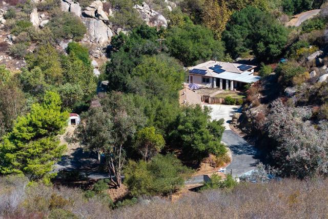 1167 Peutz Valley Rd, Alpine CA: https://media.crmls.org/mediaz/4dd84c21-710c-4d6e-add0-4a34603862b0.jpg