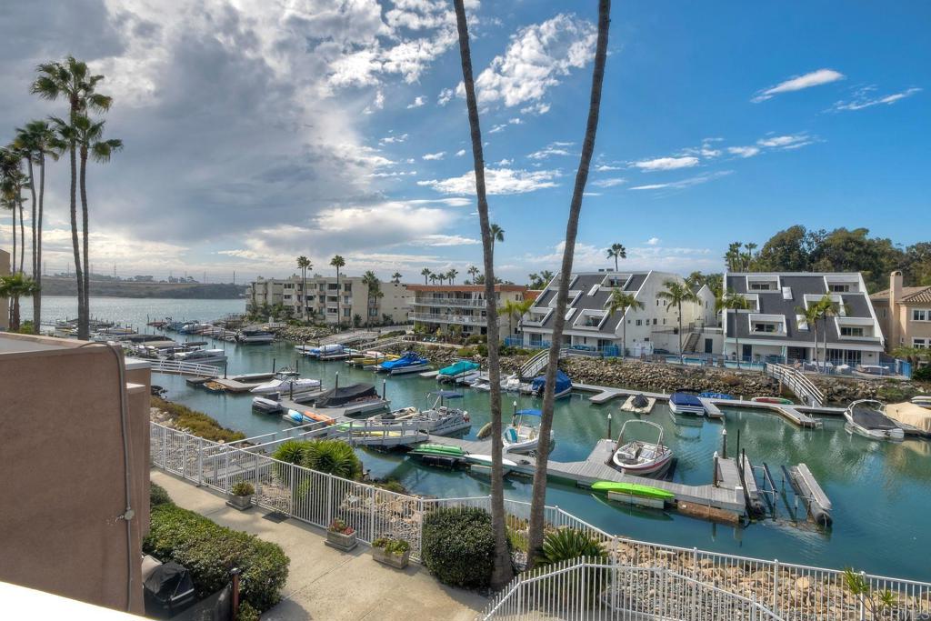 4705 Marina - photo 3