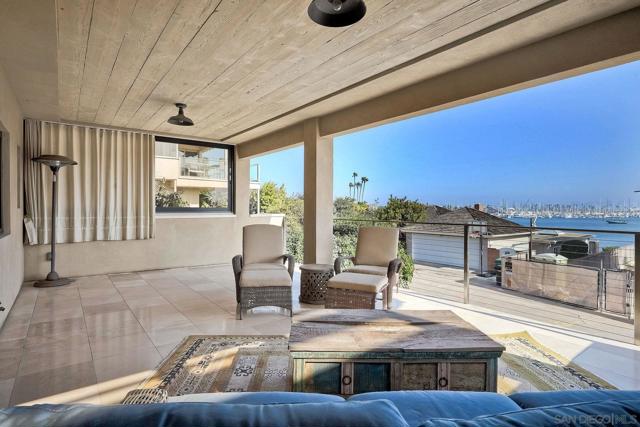 812 San Antonio Pl, San Diego CA: https://media.crmls.org/mediaz/4dd9e680-e24f-4c75-88d0-aee110731319.jpg