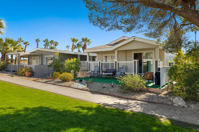 15500 Bubbling Wells Road, Desert Hot Springs CA: https://media.crmls.org/mediaz/4dda364e-d42f-4d56-9d6b-d2af1dae4aff.jpg