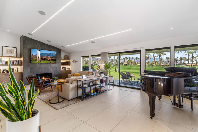 44841 Desert Horizons Drive, Indian Wells CA: https://media.crmls.org/mediaz/4ddaa115-1edd-4885-8c5a-5f5d17380235.jpg