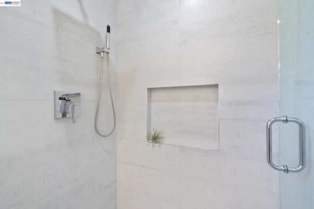 Image 20 of 45 For 800 Trestle Glen Rd