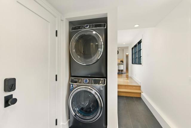 240 Bancroft Road, Burlingame CA: https://media.crmls.org/mediaz/4ddafb9e-b7a3-4149-81ec-c956bc620876.jpg