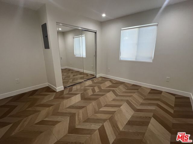 1282 1/2 S Highland Avenue, Los Angeles CA: https://media.crmls.org/mediaz/4ddb2f15-53f3-467c-a2c9-0af51e8bf5a0.jpg