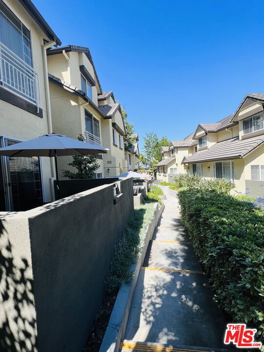 Image 2 for 4600 Don Lorenzo Dr #12, Los Angeles, CA 90008