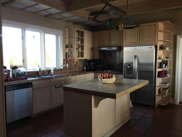 25300 Loma Prieta Avenue, Los Gatos CA: https://media.crmls.org/mediaz/4ddbcaaa-2683-426c-a116-cdf42b75e5c3.jpg