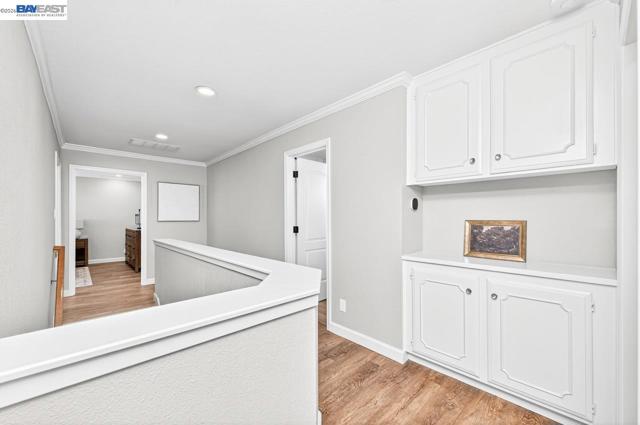 907 Hazel St, Livermore CA: https://media.crmls.org/mediaz/4ddc3d62-e711-4caf-bdcc-2607ff8b8169.jpg