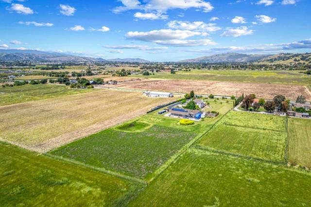2340 Tennant Avenue, Morgan Hill CA: https://media.crmls.org/mediaz/4ddc6a3b-240c-4575-afac-18238b91f4f1.jpg