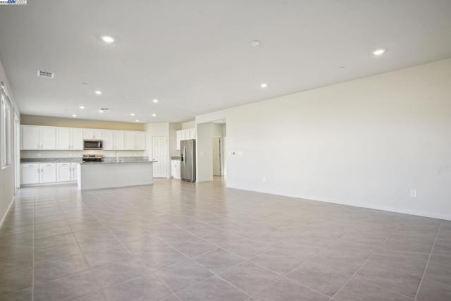 5337 Cardinal St, Antioch CA: https://media.crmls.org/mediaz/4ddd8813-cf76-4ff6-9042-00d2829a3bcd.jpg