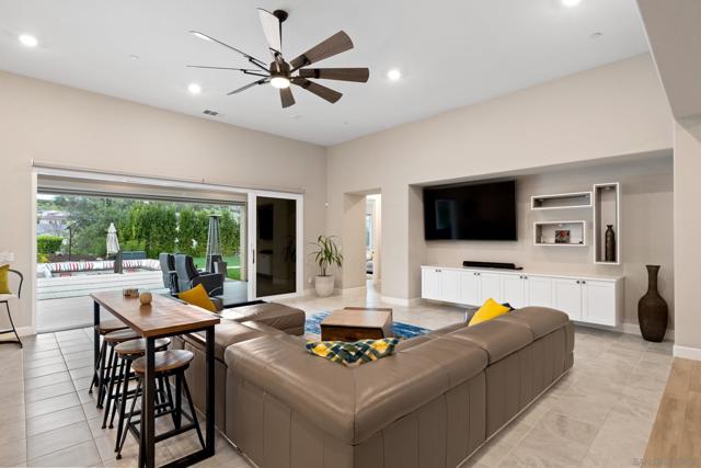 21992 Wilgen Rd, Escondido CA: https://media.crmls.org/mediaz/4ddde425-2991-45e2-ad26-f704fea330bf.jpg