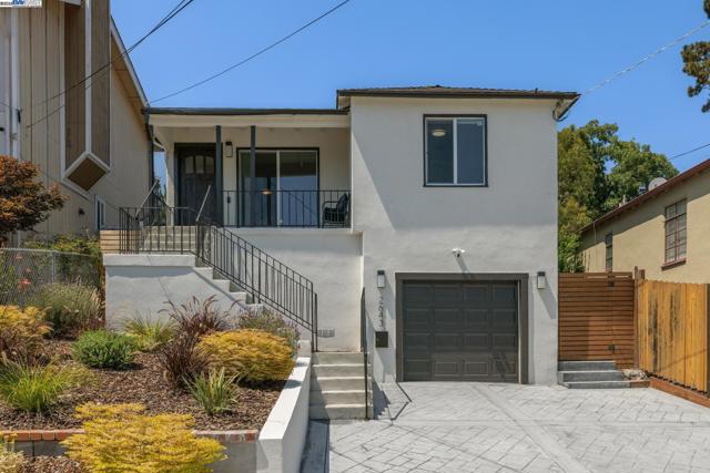 2643 99Th Ave, Oakland CA: https://media.crmls.org/mediaz/4ddde8f4-13d8-4893-a19c-306fd9749614.jpg