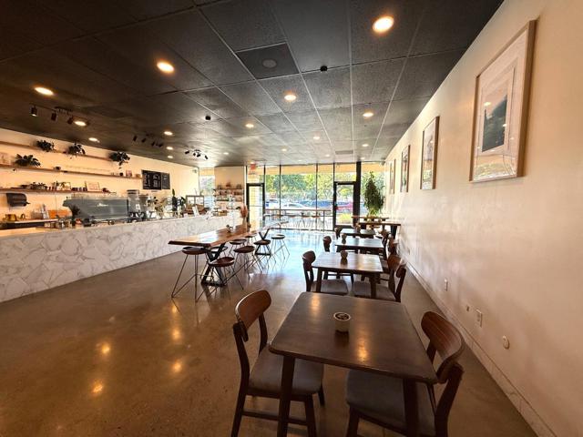 3560 3560 G Street, Merced CA: https://media.crmls.org/mediaz/4dde0588-a630-4445-9e1c-b2dec86d8371.jpg