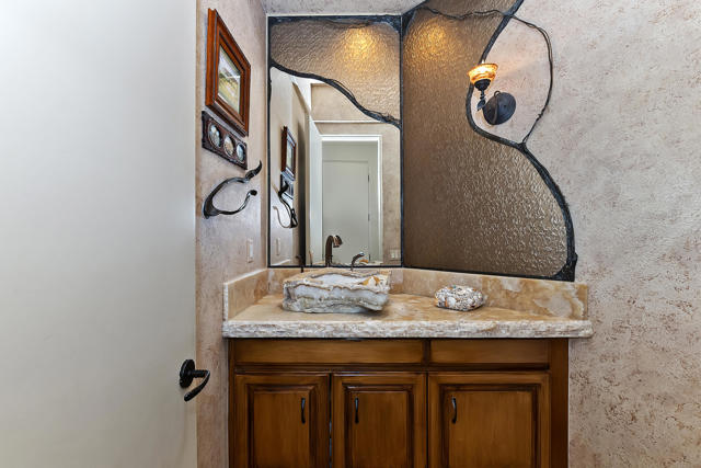 025_Powder Room