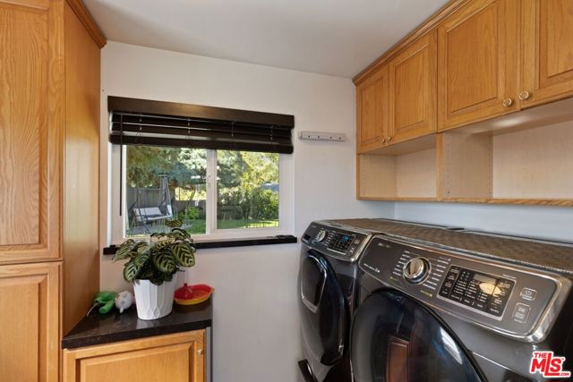 7130 Gateshead Way, West Hills CA: https://media.crmls.org/mediaz/4de05f8f-4257-45f9-bedf-8a6329366b42.jpg