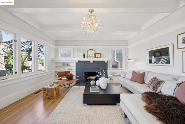 3936 Elston Ave., Oakland CA: https://media.crmls.org/mediaz/4de12754-d51b-4917-82a6-1c5ab9063b27.jpg