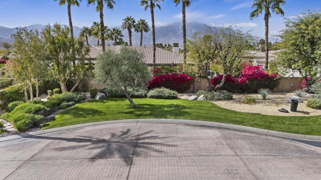 50 Toscana E Way, Rancho Mirage CA: https://media.crmls.org/mediaz/4de180a6-62c4-4efa-9a36-71f11974b81a.jpg