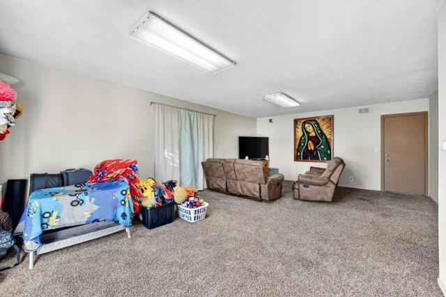 18848 Eisenhower Street, Salinas CA: https://media.crmls.org/mediaz/4de1876b-4ca0-41a7-bcbf-da7b274b4b6c.jpg