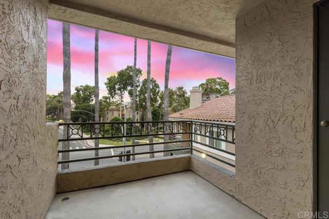 Detail Gallery Image 2 of 53 For 7565 Charmant Dr #512,  San Diego,  CA 92122 - 2 Beds | 2 Baths