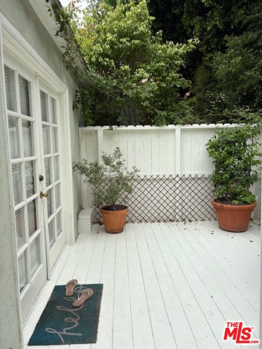 1301 Stanford St, Santa Monica CA: https://media.crmls.org/mediaz/4de1bcb3-9bc9-4feb-ba88-1c540d5723f7.jpg
