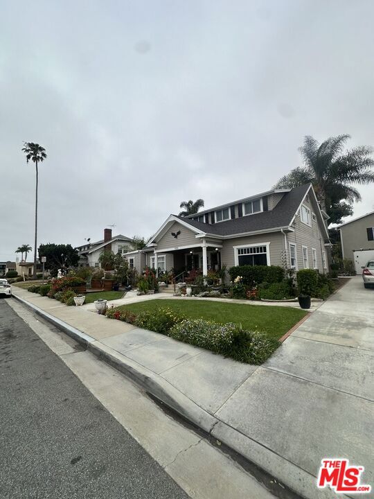 1525 Marcelina Avenue photo 22