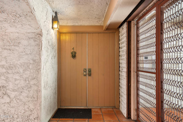 1850 Midvale Avenue, Los Angeles CA: https://media.crmls.org/mediaz/4de20ed7-0dad-4ef5-931b-25e9932d46f0.jpg