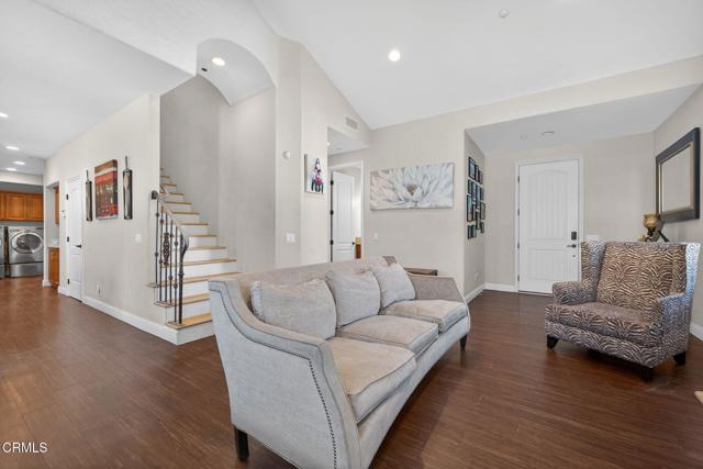 Detail Gallery Image 35 of 42 For 8514 Morningstar Ln, Canoga Park,  CA 91304 - 4 Beds | 4 Baths