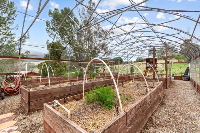 25394 Mesa Grande Rd, Santa Ysabel CA: https://media.crmls.org/mediaz/4de23602-af63-41ca-8ad7-0870abdc8d4f.jpg