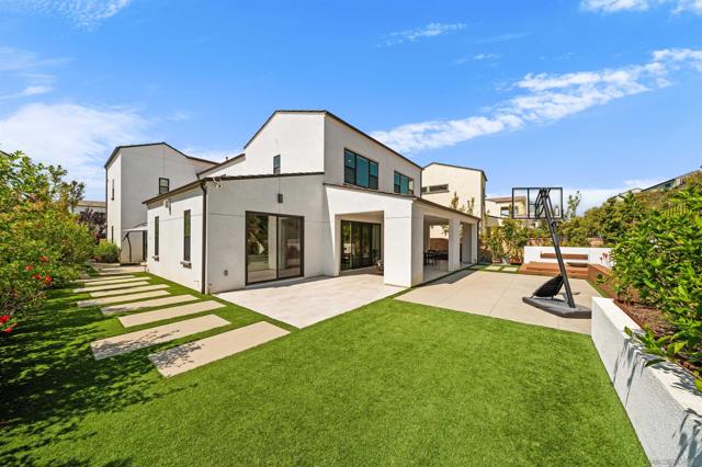 5347 Morning Sage Way, San Diego CA: https://media.crmls.org/mediaz/4de26c1b-68d1-478d-9de9-90e1bdce1414.jpg