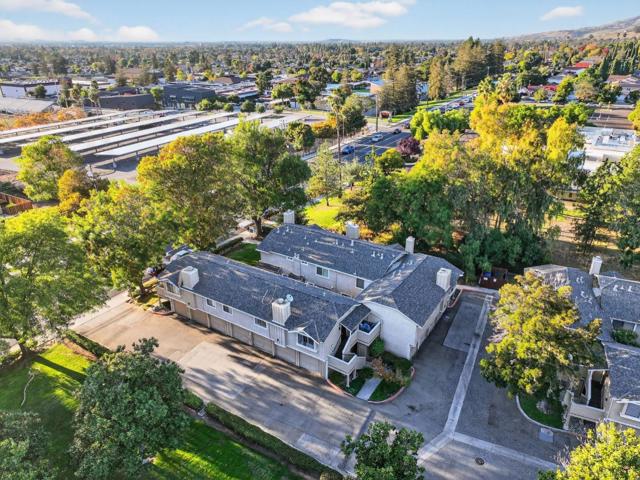 3513 Ivalynn Circle, San Jose CA: https://media.crmls.org/mediaz/4de3bb3a-522f-4d6f-b0ac-bd5f1bc7a958.jpg