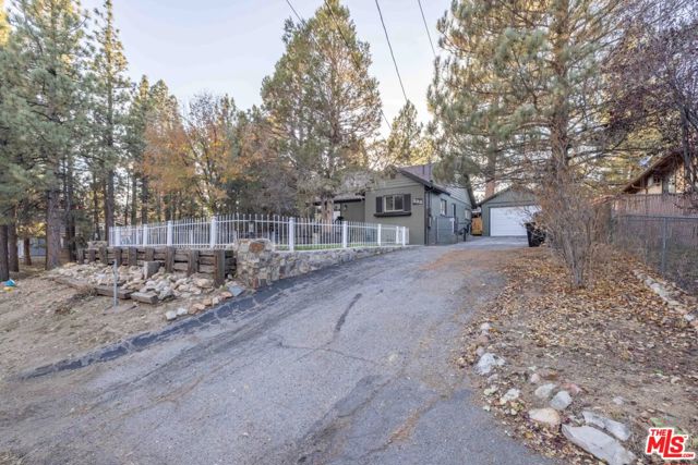 333 Downey Drive, Big Bear City, California 92314, 3 Bedrooms Bedrooms, ,2 BathroomsBathrooms,Single Family Residence,For Sale,Downey,24398585