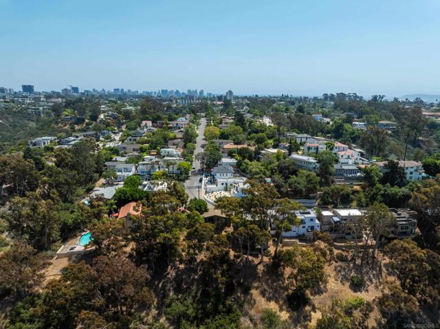 4396 Arcadia Dr, San Diego CA: https://media.crmls.org/mediaz/4de46503-65ad-44e4-a71a-3d7e27b80c69.jpg