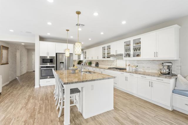 Detail Gallery Image 17 of 56 For 21821 Deer Grass Dr, Escondido,  CA 92029 - 4 Beds | 4/2 Baths