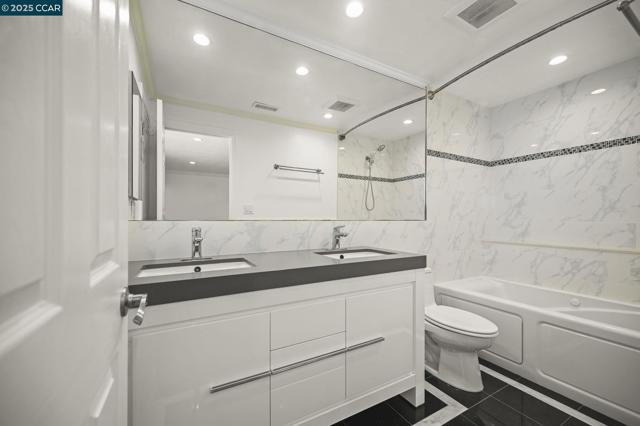 3698 De Rosa Ct, Concord CA: https://media.crmls.org/mediaz/4de4cbce-a129-40b3-9cf4-990163880c47.jpg